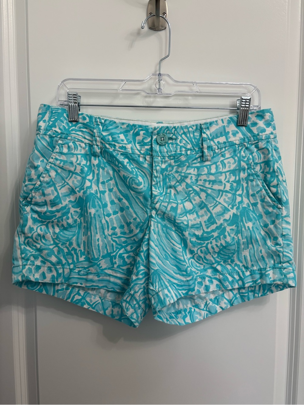 Lilly Pulitzer Shorely Blue Sea Cups 5" Callahan Shorts- Size 6, Excellent!